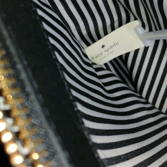 Kate Spade New York leather purse. - Picture 6 of 15